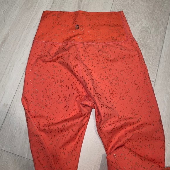 Buff bunny Coral Rose Gold Flecks Workout Leggings Peach - size small - Picture 2 of 2